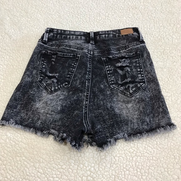 Simple Society Stretch Distressed Denim Black Jean Shorts
0 / 2 XS Extra Small - Picture 8 of 16